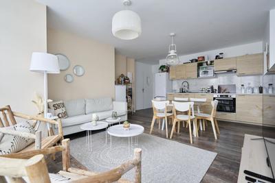 Appartement - 98 m² - 6 pièces