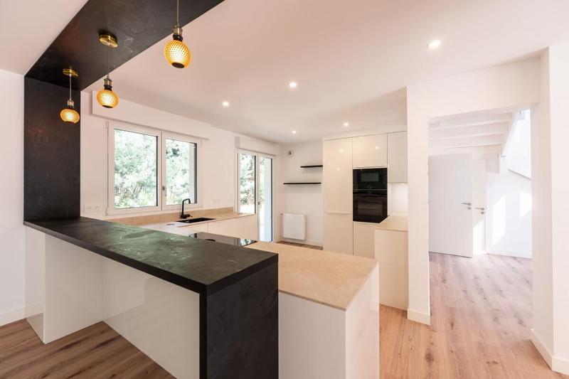 Maison - 261 m² - 7 pièces