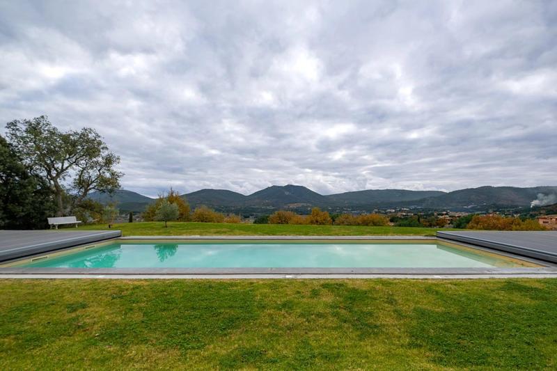 Villa - 253 m² - 8 pièces