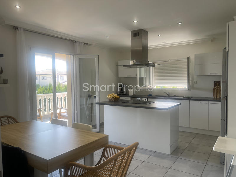 Maison - 280 m² - 8 pièces