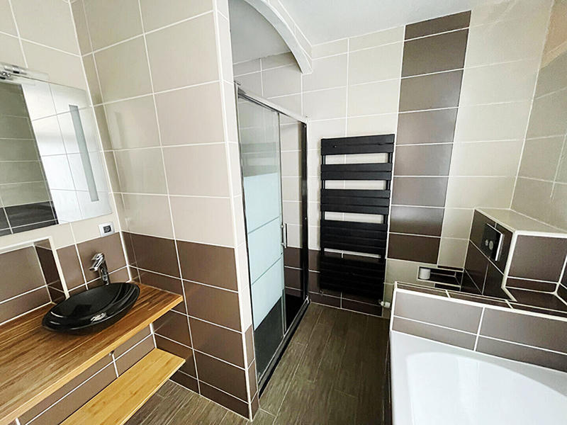 Maison - 190 m² - 9 pièces