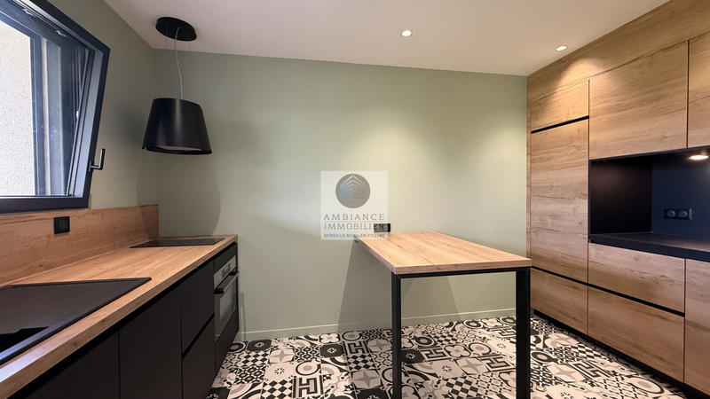 Maison - 322 m² - 8 pièces