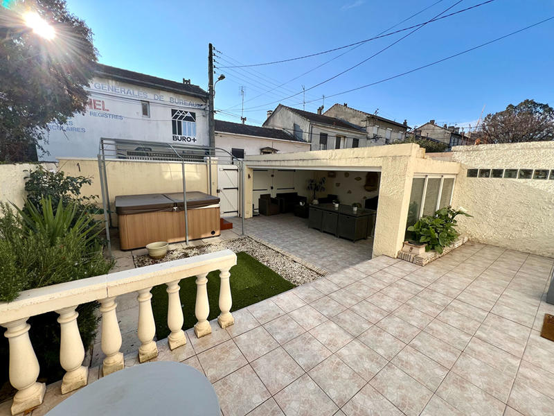 Maison - 140 m² - 8 pièces