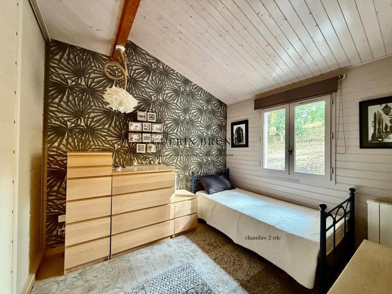 Maison - 208 m² - 11 pièces