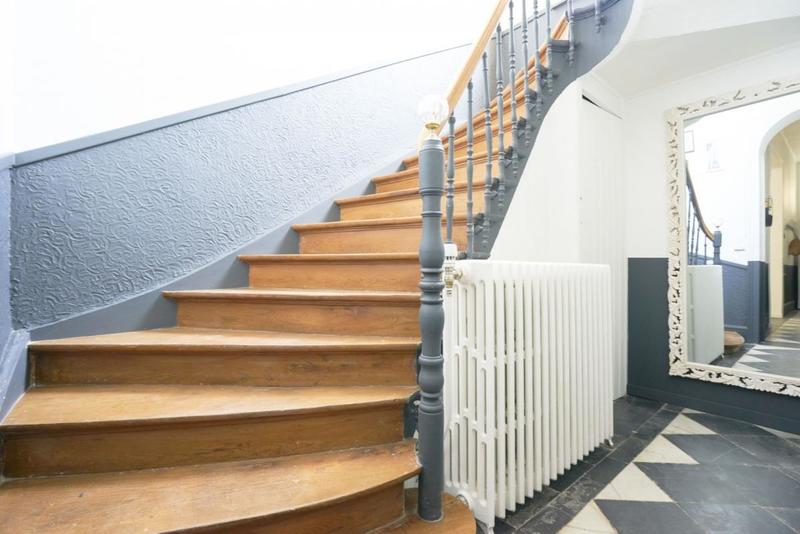 Demeure - 226 m² - 12 pièces