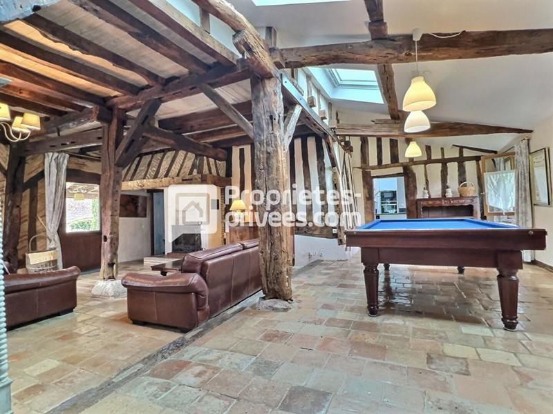 Demeure - 450 m² - 14 pièces