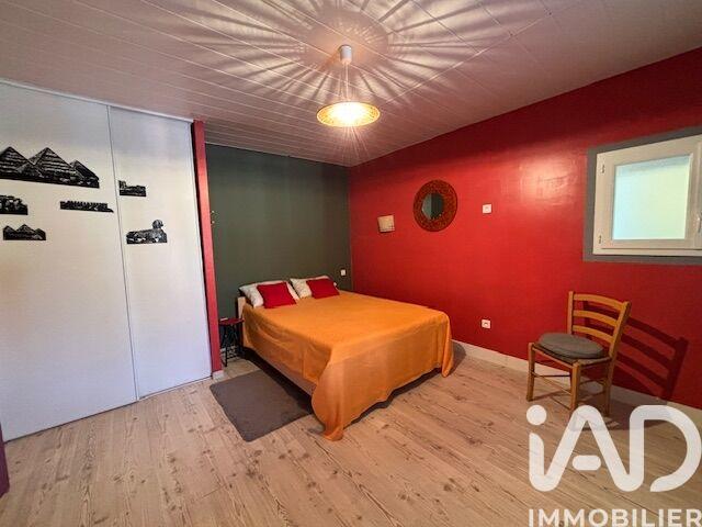 Maison - 200 m² - 8 pièces