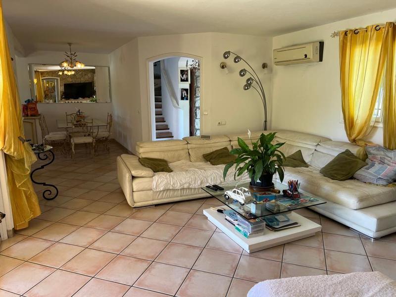 Maison - 140 m² - 4 pièces