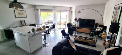 Appartement - 81 m² - 4 pièces