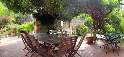 Maison - 320 m² - 12 pièces