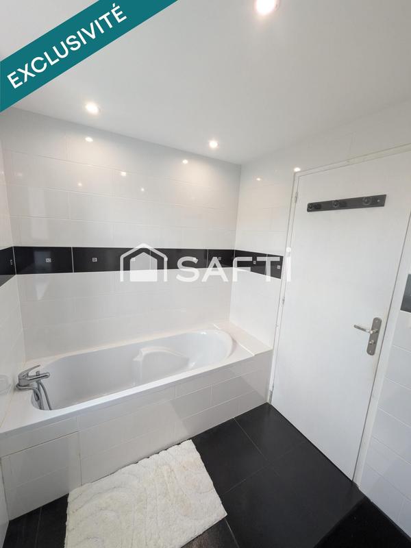 Maison - 179 m² - 8 pièces