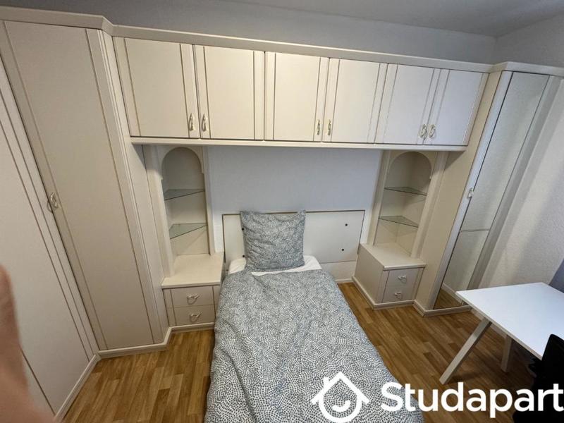 Chambre - 10 m² - 1 pièce