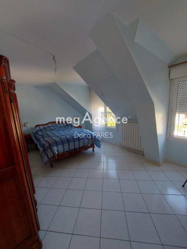 Maison - 176 m² - 8 pièces