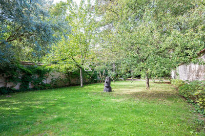 Maison - 302 m² - 10 pièces