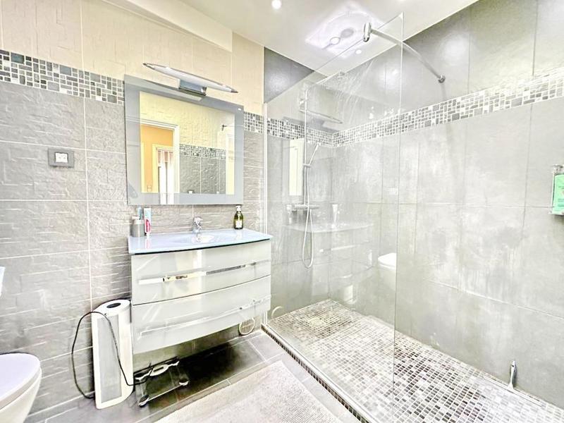 Appartement bourgeois - 146 m² - 4 pièces