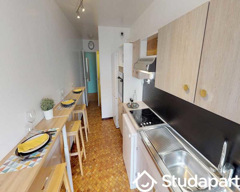 Chambre - 80 m² - 1 pièce