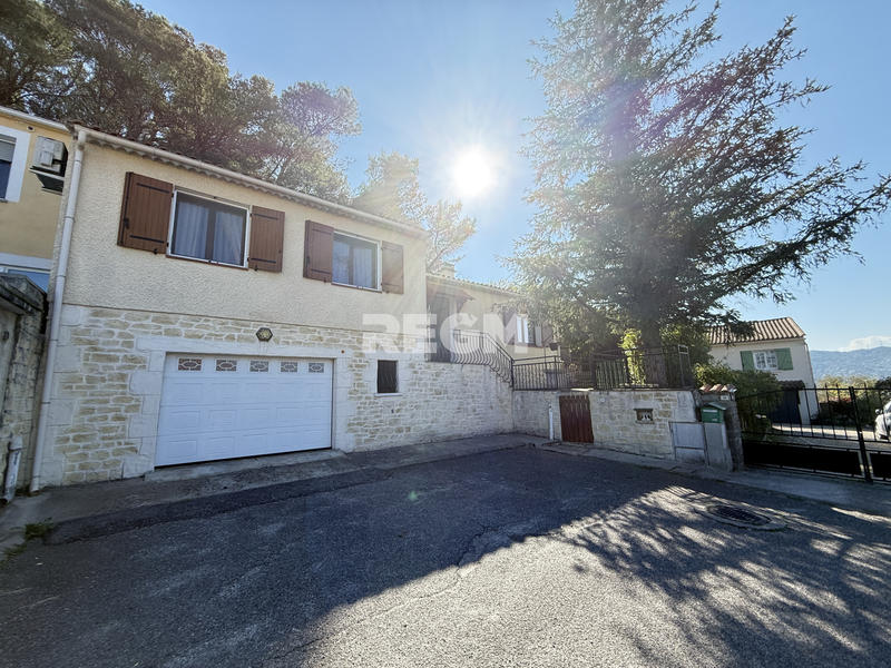 Maison - 93 m² - 4 pièces