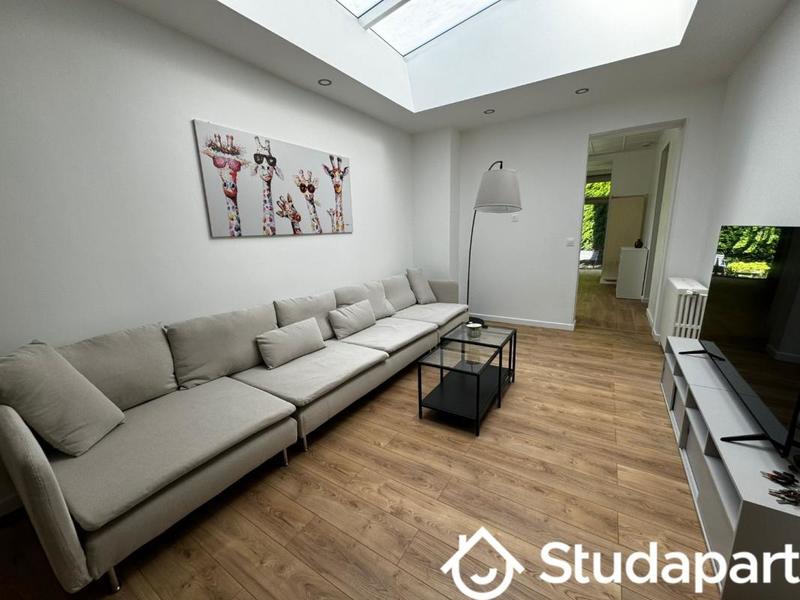 Maison de ville - 250 m² - 12 pièces