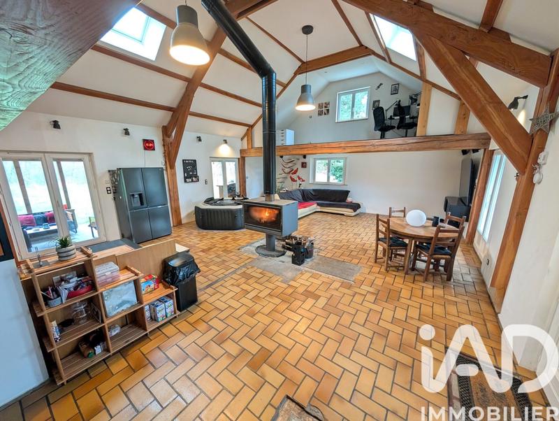 Maison - 212 m² - 7 pièces