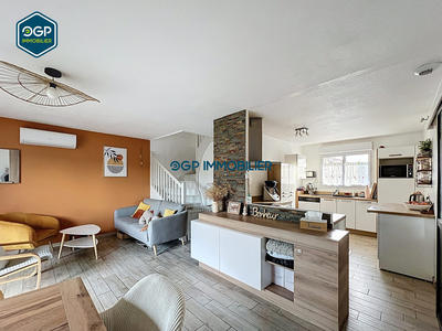 Maison - 95 m² - 5 pièces