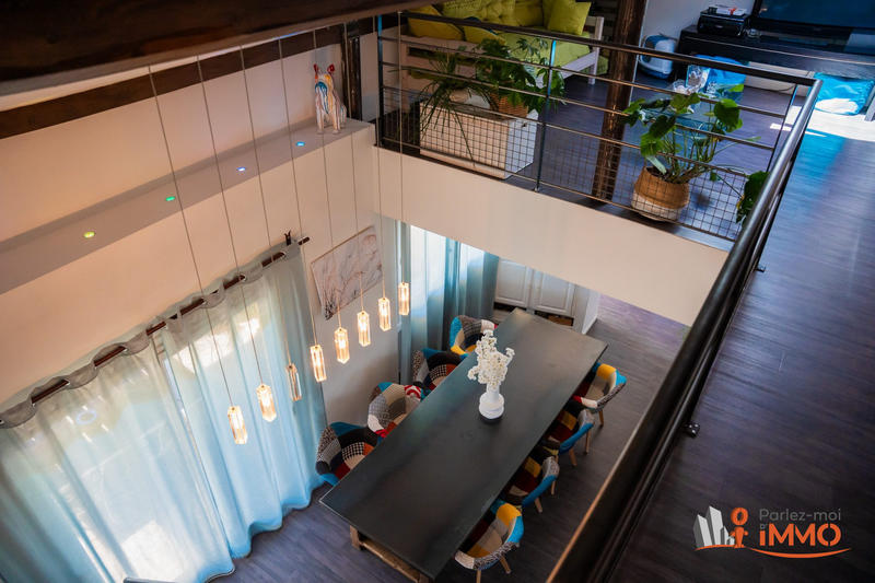 Maison traditionnelle - 196 m² - 7 pièces