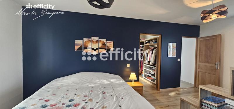 Villa - 279 m² - 9 pièces