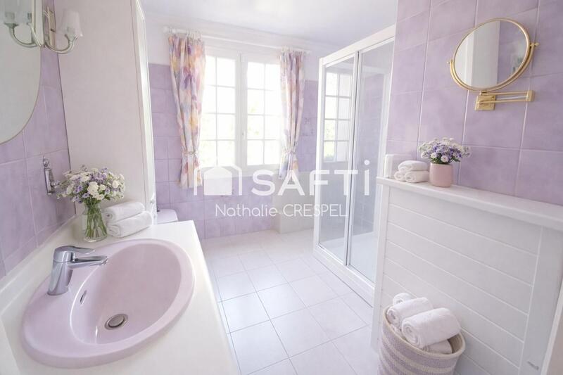 Maison - 283 m² - 10 pièces