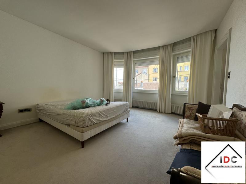 Appartement - 155 m² - 5 pièces