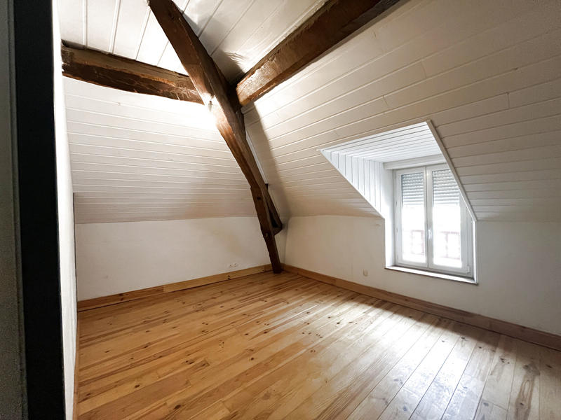 Appartement - 162 m² - 6 pièces