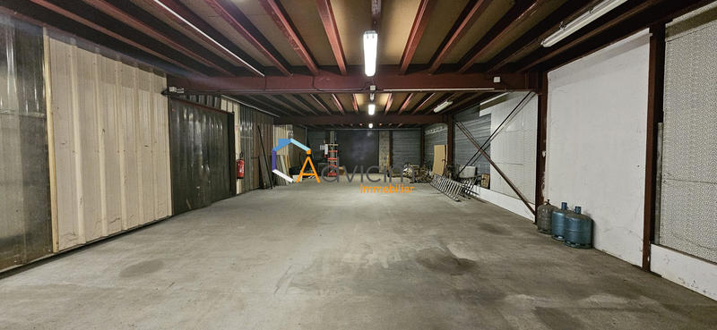 Entrepôt - 1 651 m²