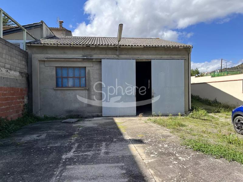 Hangar - 600 m² - 1 pièce