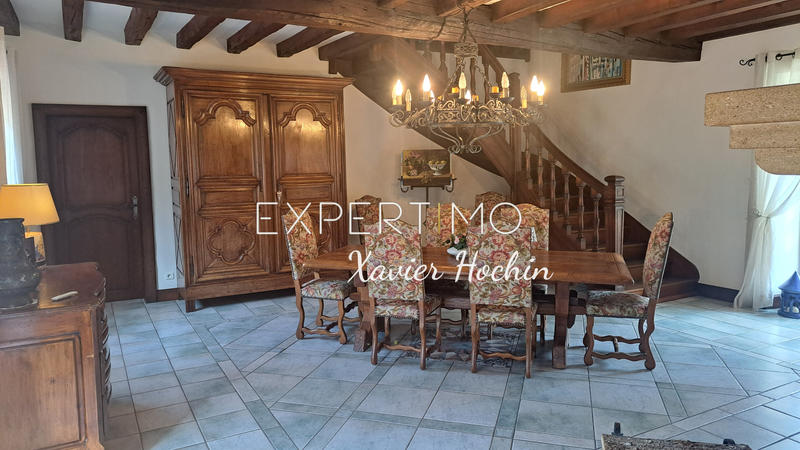 Maison - 277 m² - 7 pièces