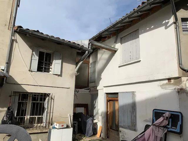 Immeuble - 304 m² - 20 pièces