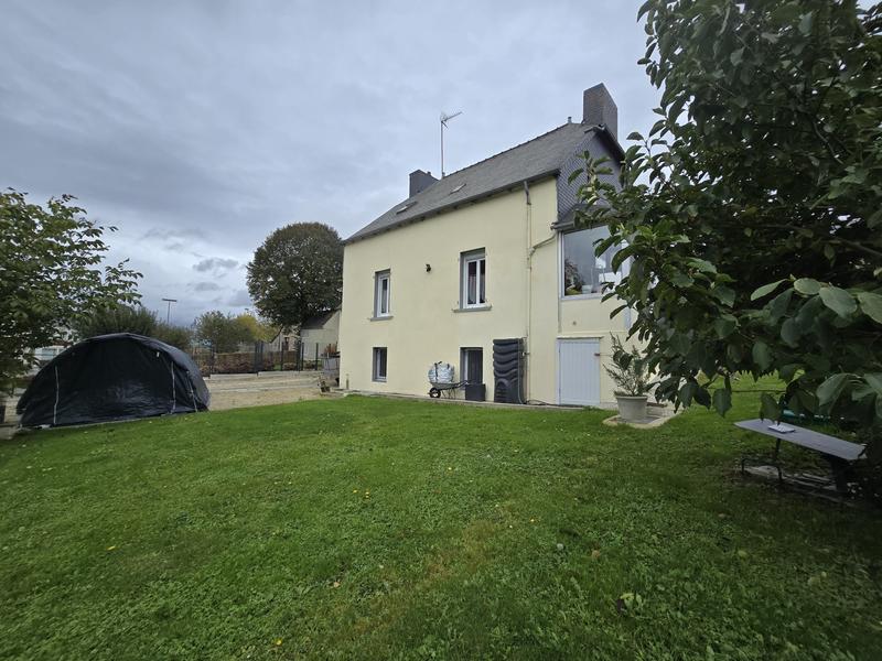 Maison traditionnelle - 94 m² - 4 pièces