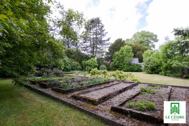 Maison - 465 m² - 15 pièces