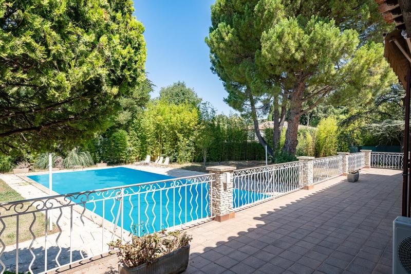 Maison - 219 m² - 6 pièces