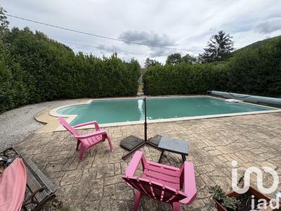 Maison - 143 m² - 6 pièces