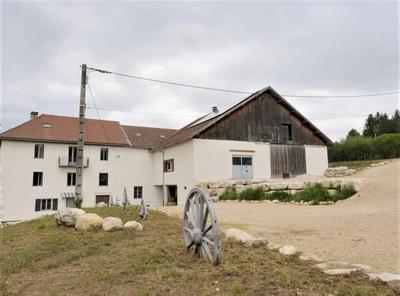 Maison - 240 m² - 6 pièces