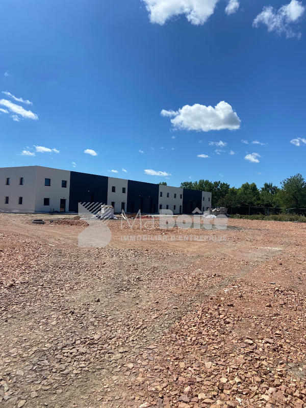 Local d'activité / Entrepôt - 138 m² - 2 pièces