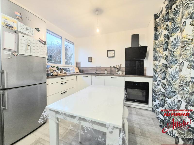 Maison - 93 m² - 5 pièces