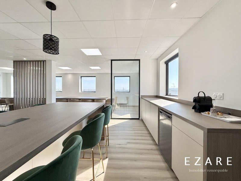 Bureau - 117 m² - 1 pièce