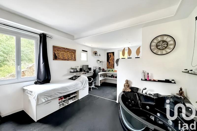 Maison - 159 m² - 7 pièces