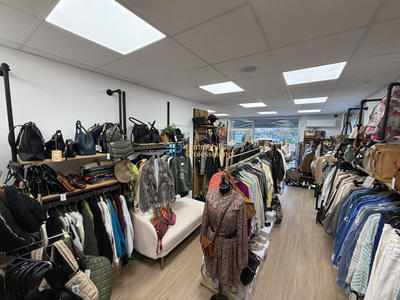 Local commercial - 100 m² - 7 pièces