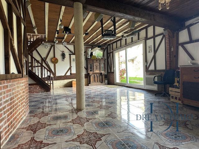 Maison - 216 m² - 7 pièces