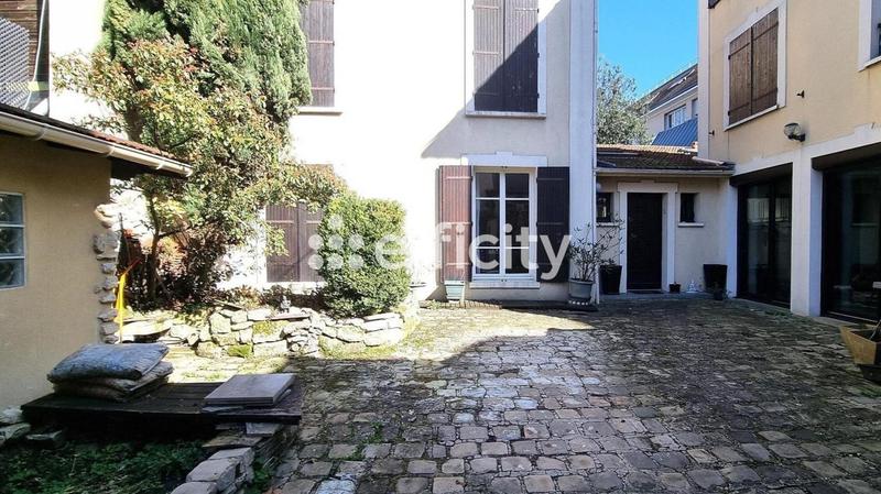 Maison - 185 m² - 7 pièces