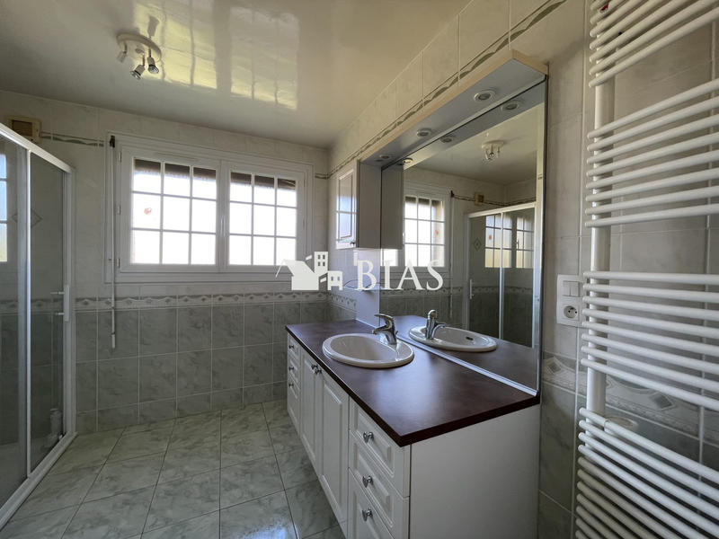 Maison - 105 m² - 4 pièces