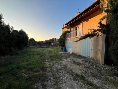 Maison - 170 m² - 3 pièces