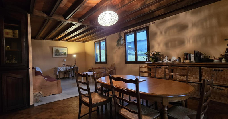 Maison - 267 m² - 7 pièces