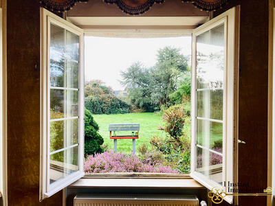 Maison - 206 m² - 8 pièces