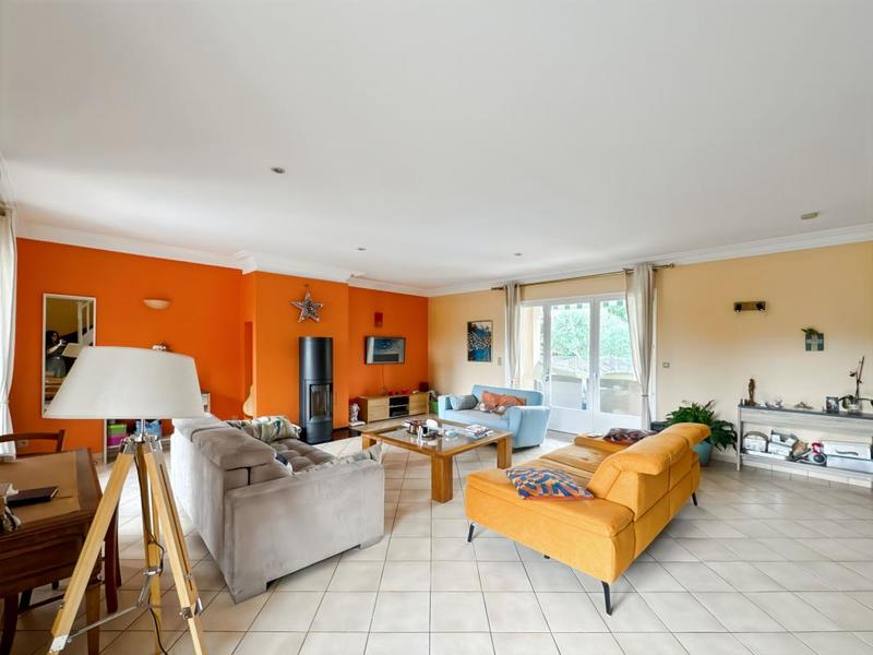 Maison - 200 m² - 6 pièces